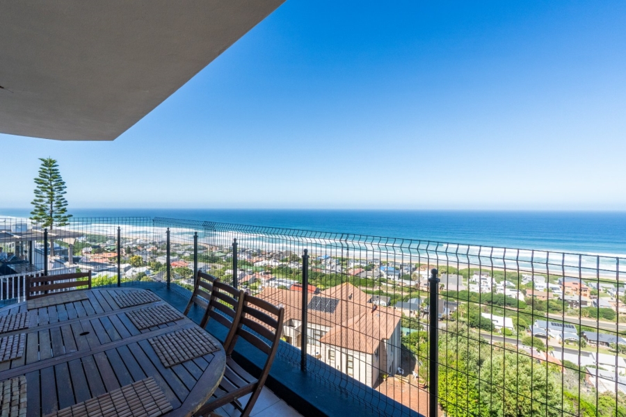 7 Bedroom Property for Sale in Outeniqua Strand Western Cape